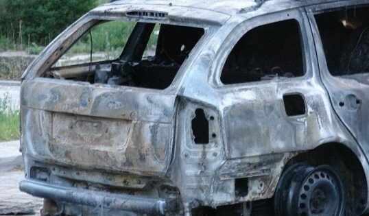 Auto in Friedrichshain abgefackelt