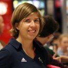 Berliner Hockey-Rekordnationalspielerin Natascha Keller trägt deutsche Fahne